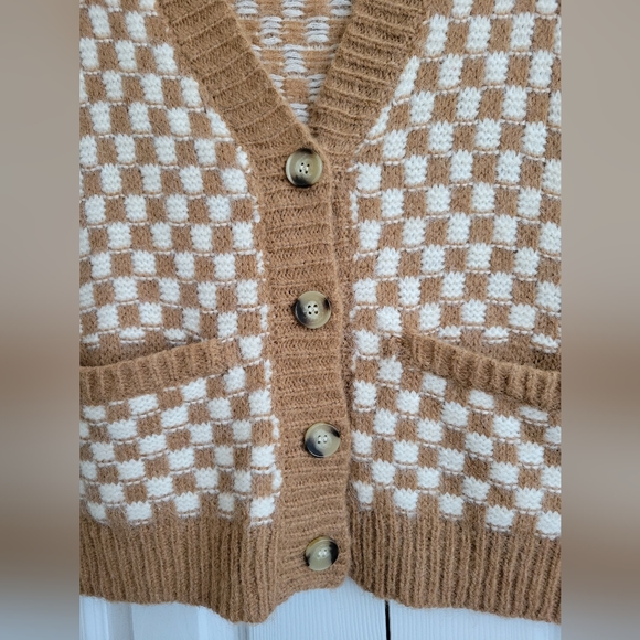Sweet little Peaches checkered vest - Picture 5 of 11